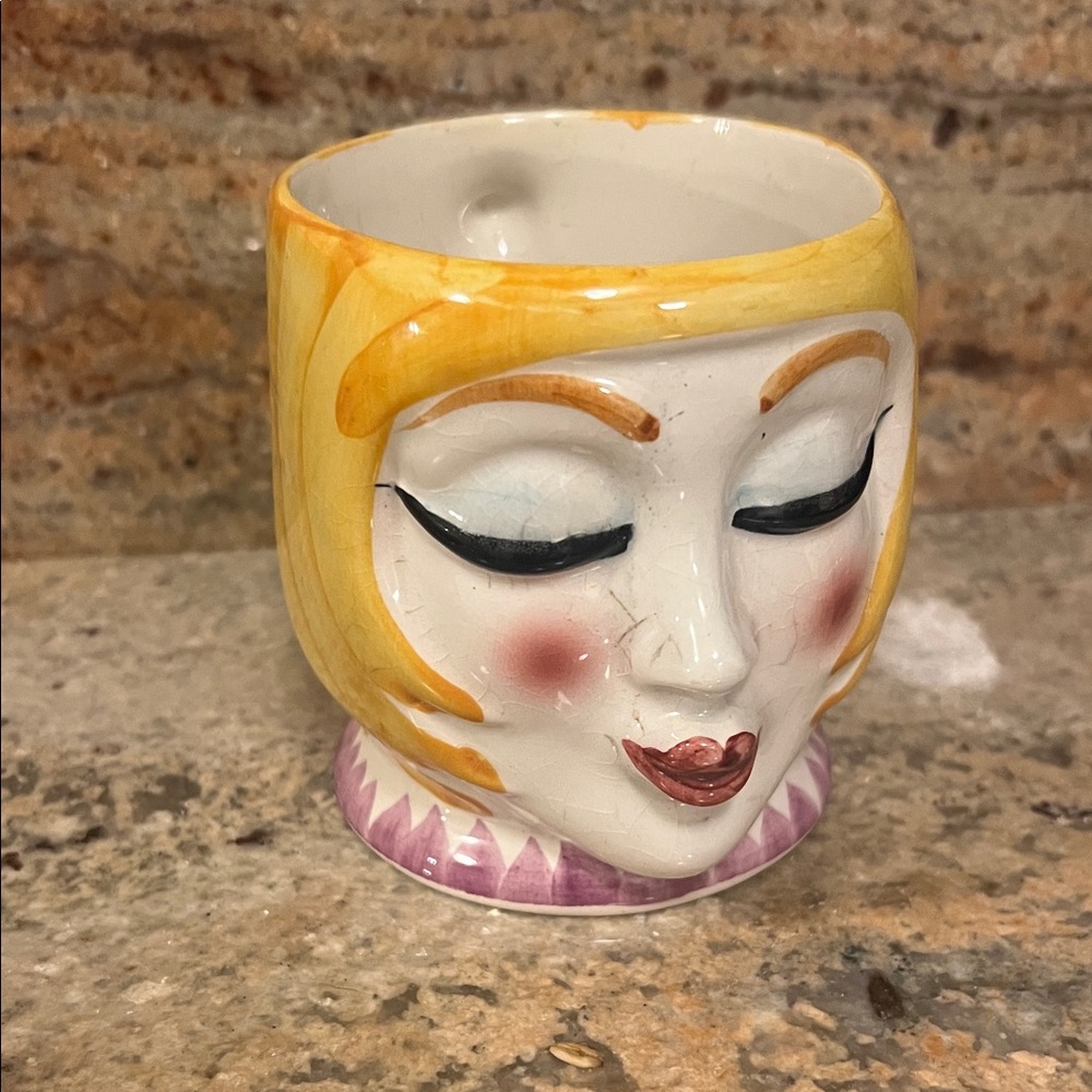 Vintage Blonde Female Portugal, Kissing Face Mug with Yellow and Purple Accents